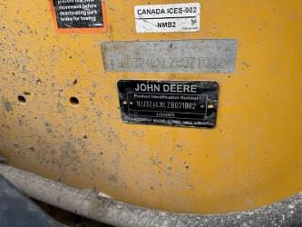 Image of John Deere 324L equipment image 3