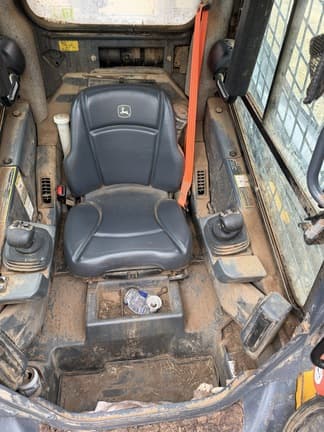 Image of John Deere 325G equipment image 4