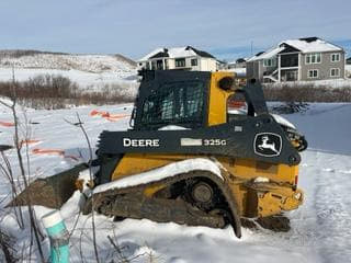 Image of John Deere 325G equipment image 2