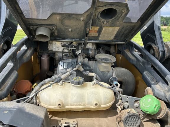 Image of John Deere 325G equipment image 3
