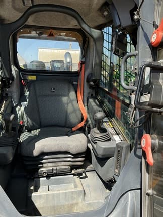 Image of John Deere 325G equipment image 2