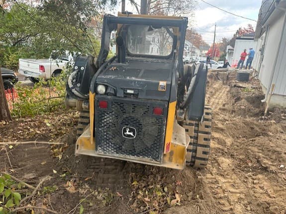 Image of John Deere 325G equipment image 3
