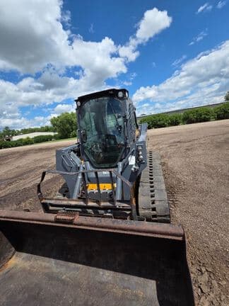Image of John Deere 325G equipment image 1