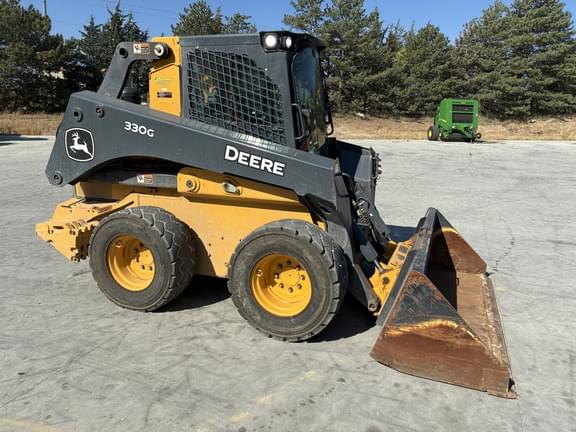 Image of John Deere 330G equipment image 2