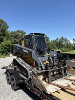 Image of John Deere 331G Primary image