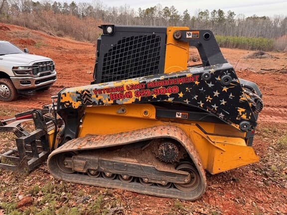 Image of John Deere 331G equipment image 4