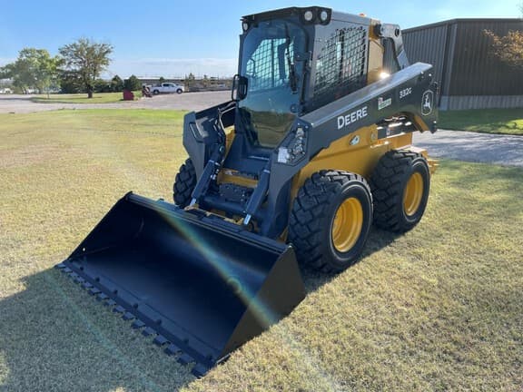 Image of John Deere 332G equipment image 1