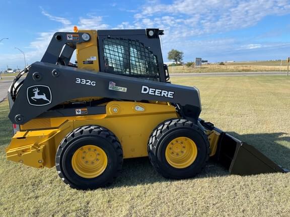 Image of John Deere 332G equipment image 4