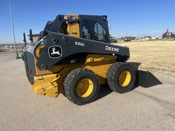 Image of John Deere 332G equipment image 2