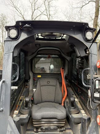 Image of John Deere 333G equipment image 4