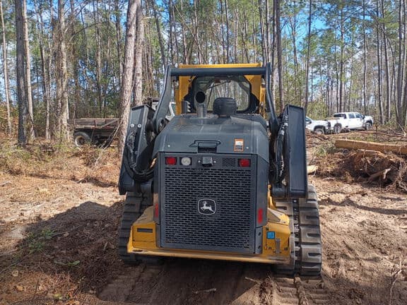 Image of John Deere 333G equipment image 1