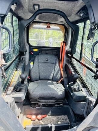 Image of John Deere 333G equipment image 3