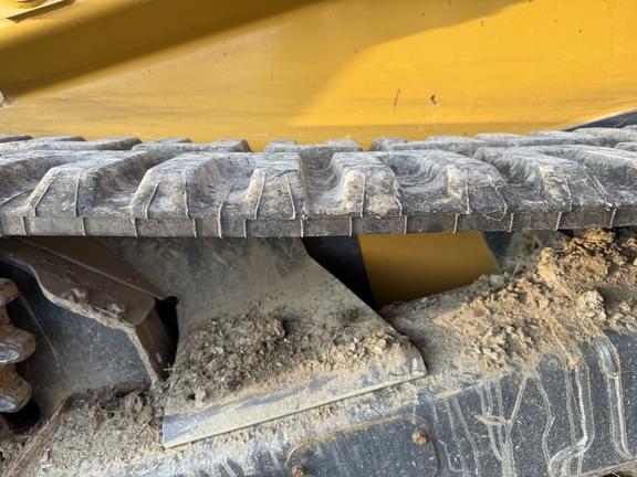Image of John Deere 333G equipment image 2