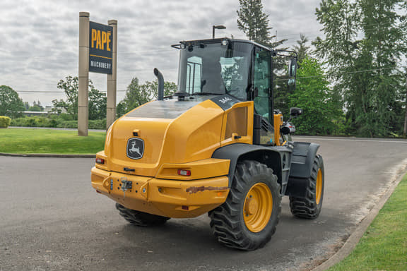 Image of John Deere 344L equipment image 4