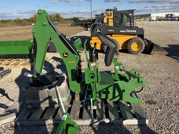 Image of John Deere 370B equipment image 1