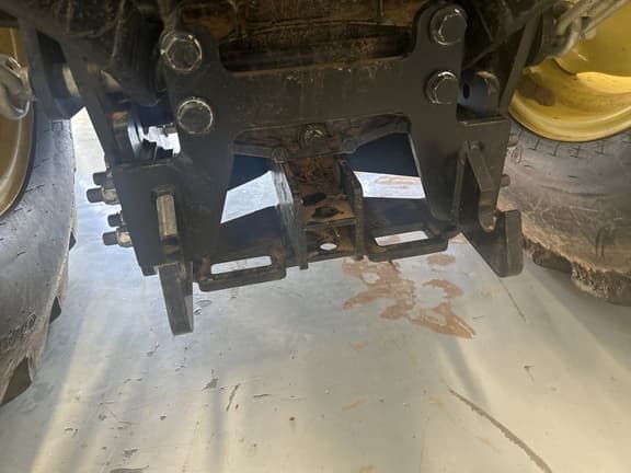 Image of John Deere 370B equipment image 4