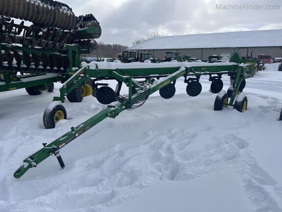 Image of John Deere 3710 Primary image