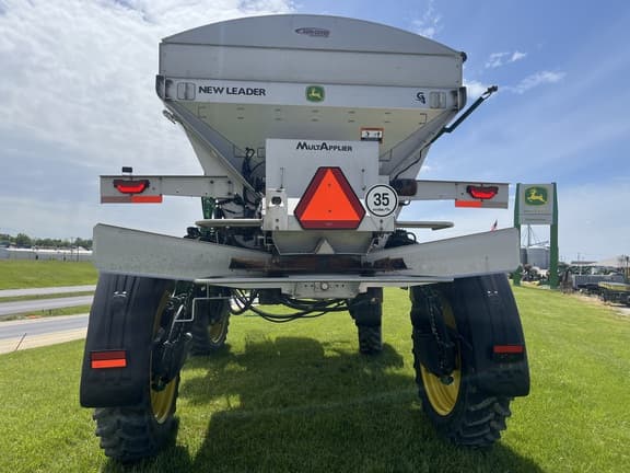 Image of John Deere 400R equipment image 4