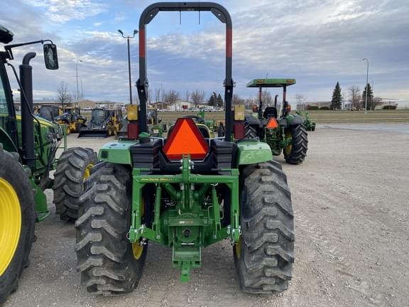 Image of John Deere 4044M equipment image 4