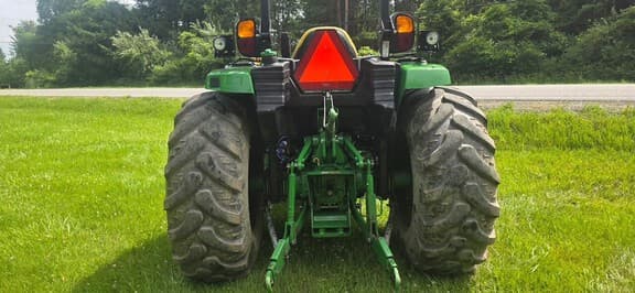 Image of John Deere 4052M equipment image 2