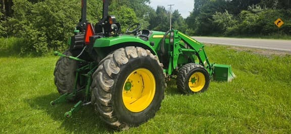 Image of John Deere 4052M equipment image 3