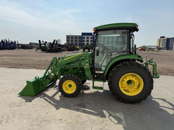 Image of John Deere 4052R equipment image 4