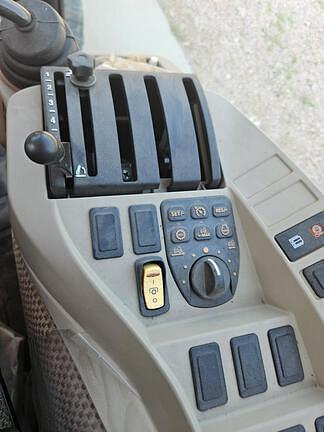 Image of John Deere 4052R equipment image 1