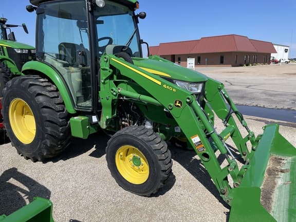 Image of John Deere 4052R equipment image 1