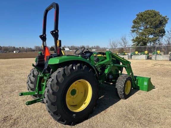 Image of John Deere 4066M equipment image 3