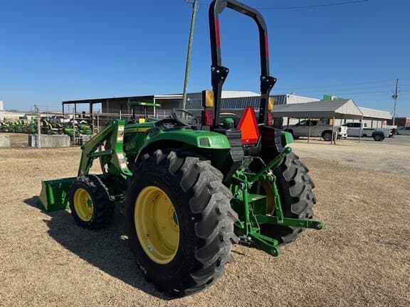 Image of John Deere 4066M equipment image 1