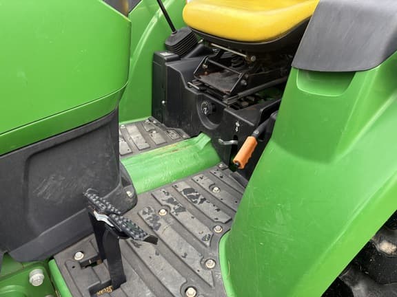 Image of John Deere 4066M equipment image 3