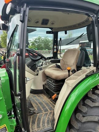 Image of John Deere 4066R Image 1