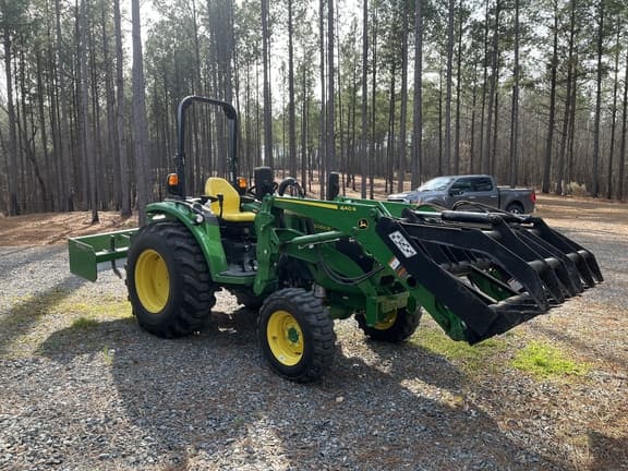 Image of John Deere 4066R equipment image 3