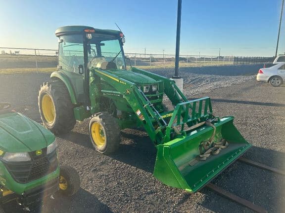 Image of John Deere 4066R equipment image 3