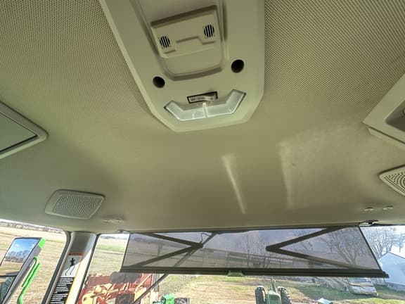 Image of John Deere 410R equipment image 4