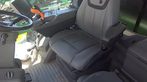 Image of John Deere 410R equipment image 3