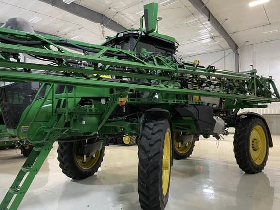 Image of John Deere 410R equipment image 1