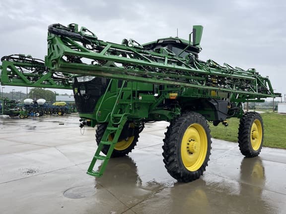 Image of John Deere 410R equipment image 1