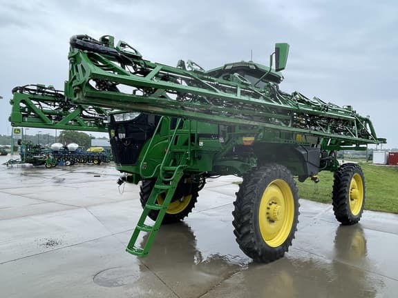 Image of John Deere 410R equipment image 4