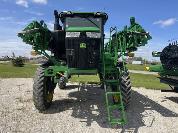 Image of John Deere 410R equipment image 1