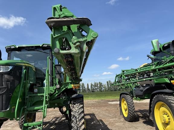 Image of John Deere 410R equipment image 3