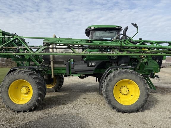 Image of John Deere 410R equipment image 4