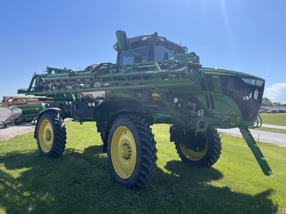 Image of John Deere 410R equipment image 1