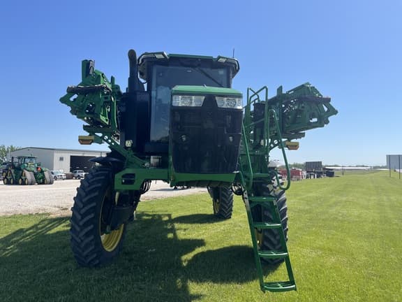 Image of John Deere 410R equipment image 2