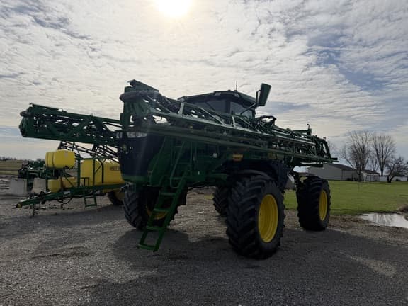 Image of John Deere 410R equipment image 1