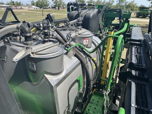 Image of John Deere 410R equipment image 2