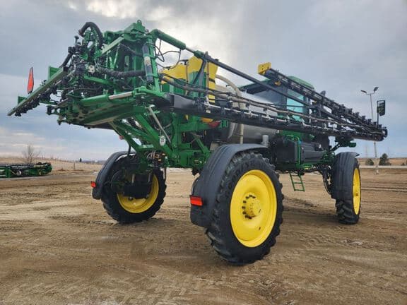 Image of John Deere 410R equipment image 4