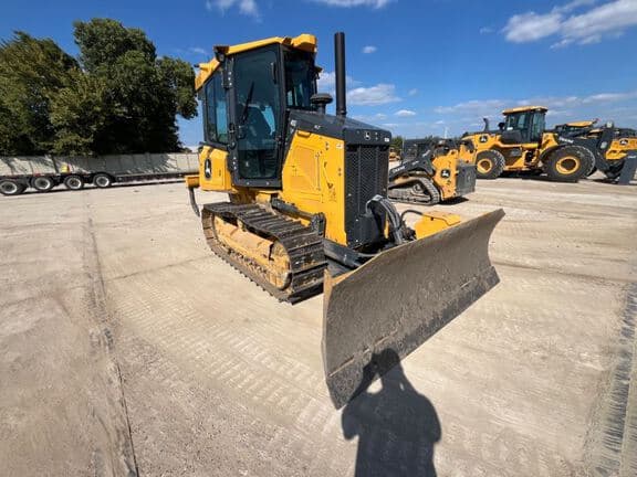 Image of John Deere 450P equipment image 2