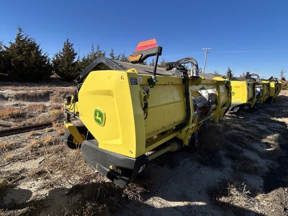 Image of John Deere 46R equipment image 3