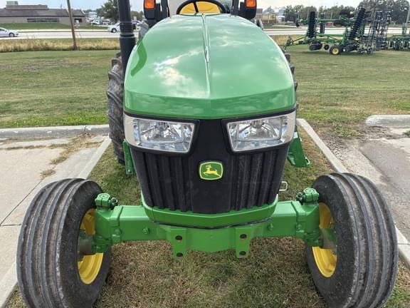 Image of John Deere 5050E equipment image 1